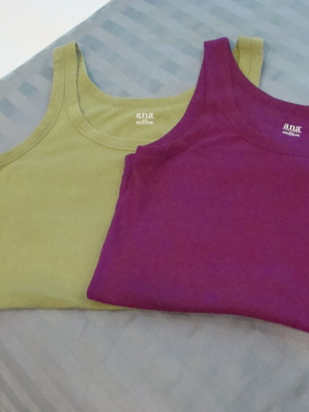 a.n.a. A New Approach Womens Tank Tops Size Med. Lot of 2 Purple & Green